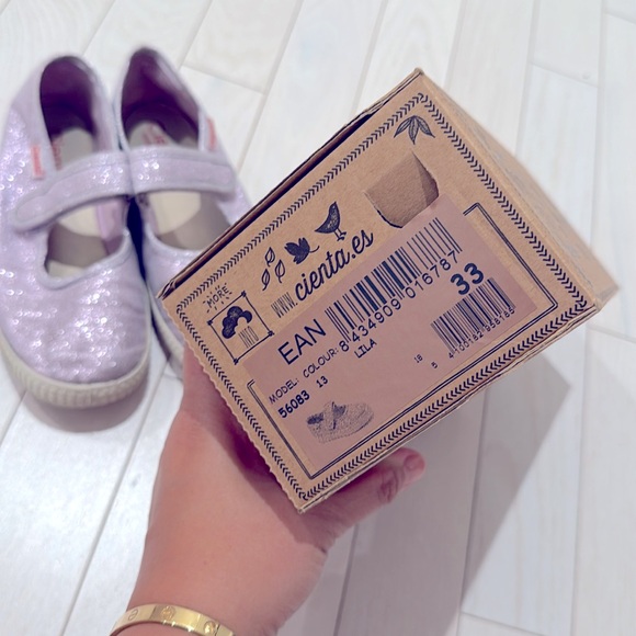 Gently worn Cienta Mary Janes in Sparkling Lilac (Size EU 33) - Picture 3 of 3